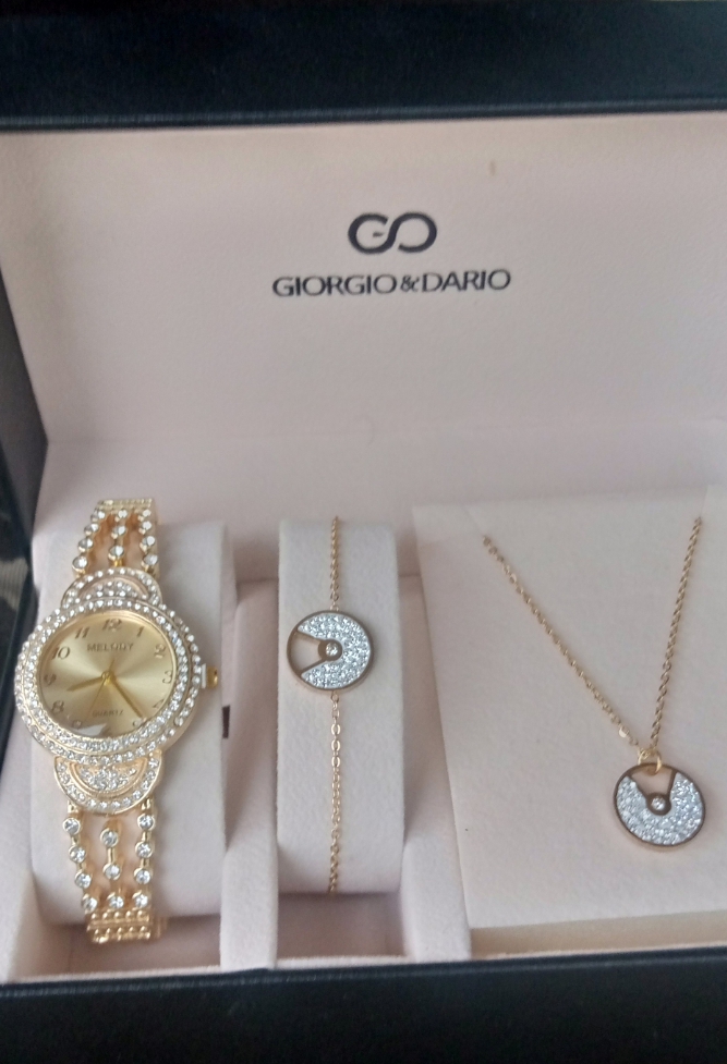 Femme - Coffret Montre et bijoux rondelle en or blanc.jpeg